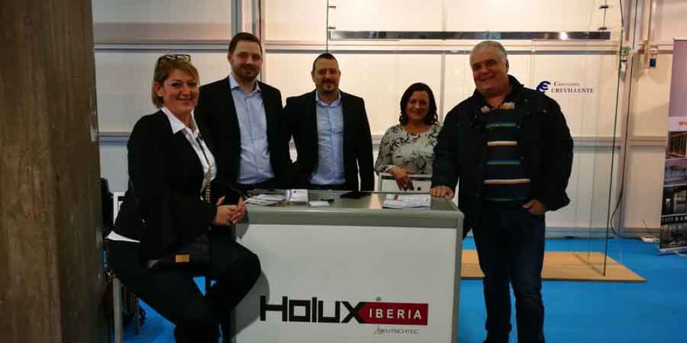 Holux Iberia presente en la Primera Convención Nacional de Instaladores de Puertas Automáticas que se celebra en Valencia